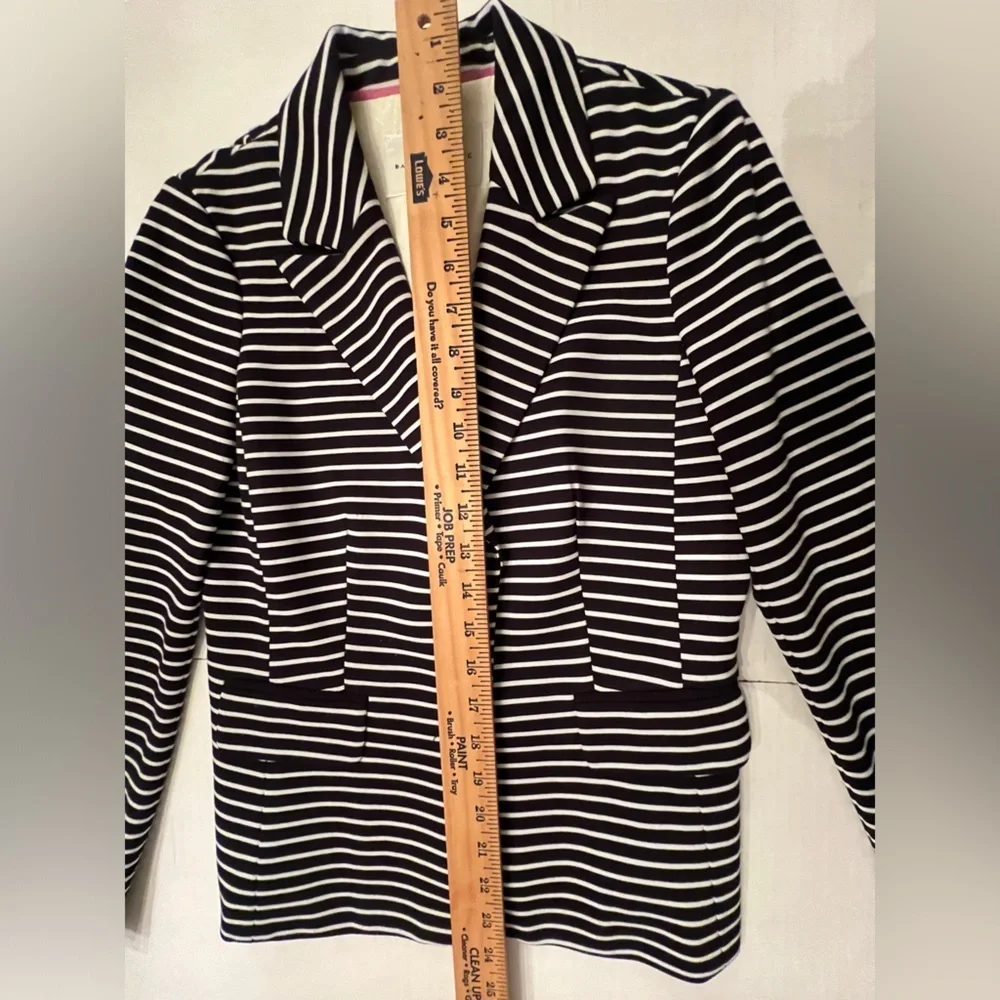 BANANA REPUBLIC STRETCH CLASS BLAZER. SIZE 0. NAVY AND WHITE - Picture 5 of 10